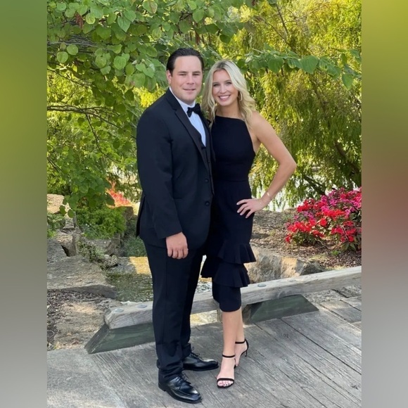 Christian Siriano black halter ruffle dress
Arabella size 14 $1100 retail - Picture 8 of 14